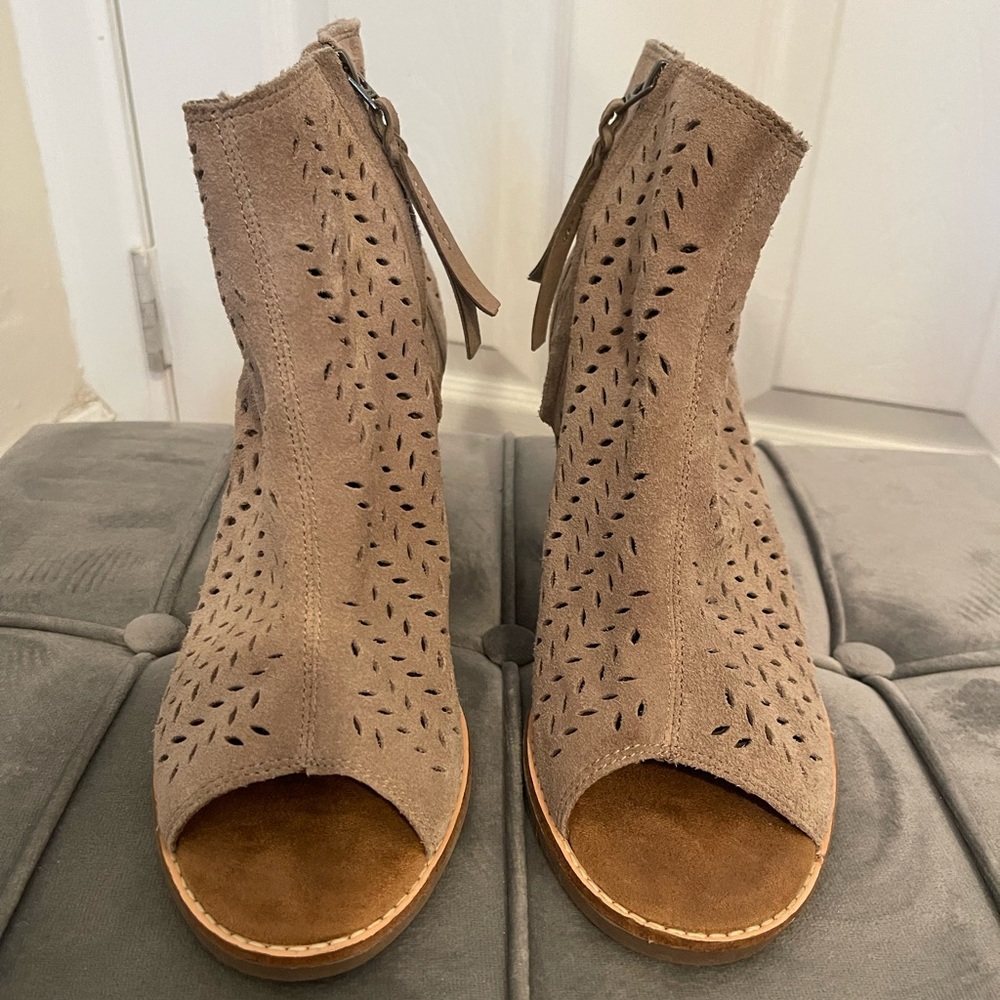 Tom’s Suede booties